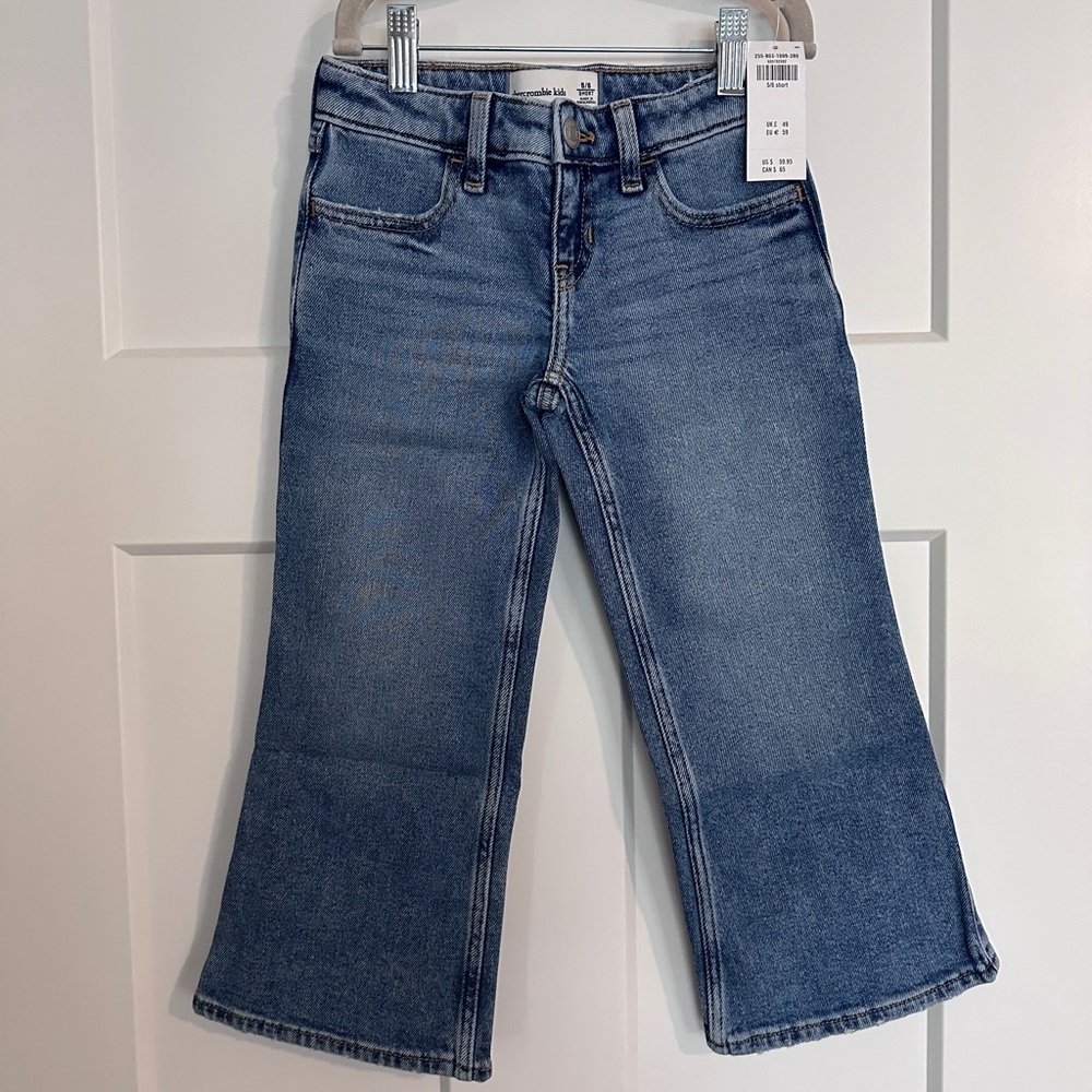 NWT Abercrombie Mid Rise Relaxed fit flares
